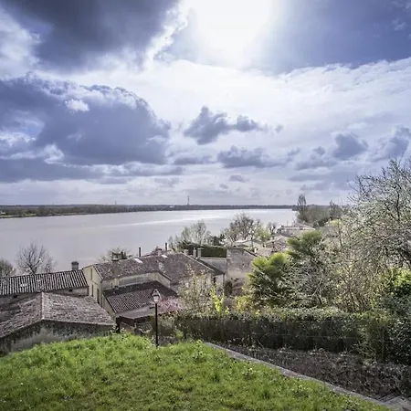 Chateau Couffins Tatil Evi