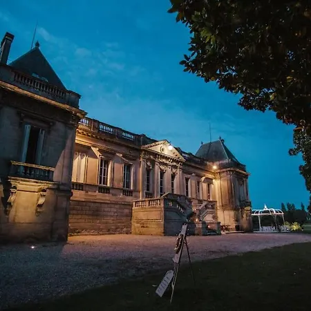 Chateau Couffins Tatil Evi